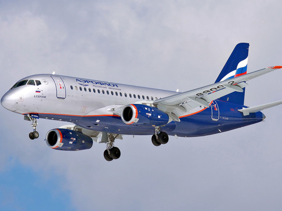    44-    sukhoi superjet 