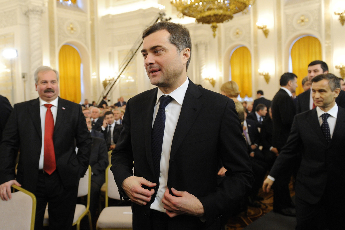 Сурков помощник президента фото