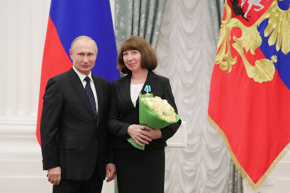 Путин вручает госнаграды в Кремле