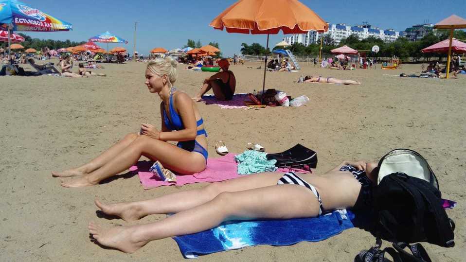 Девушки На Пляже: Вода В Волге У Энгельса Нагрелась Для Купания - Мк Саратов