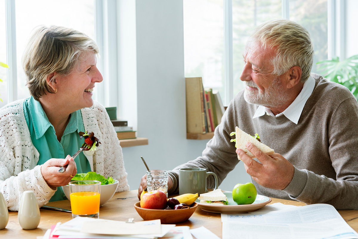 Пенсионеры счастливые здоровая еда