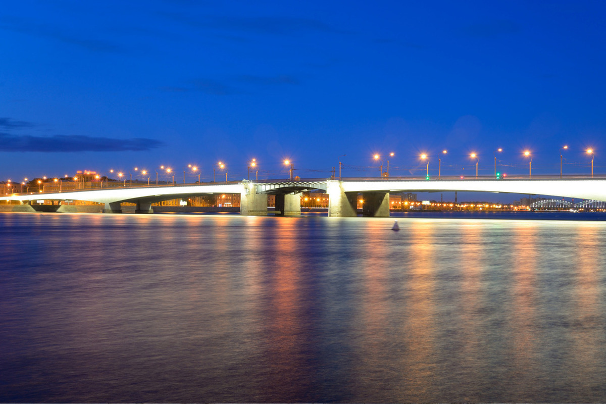 Разведение моста Александра Невского