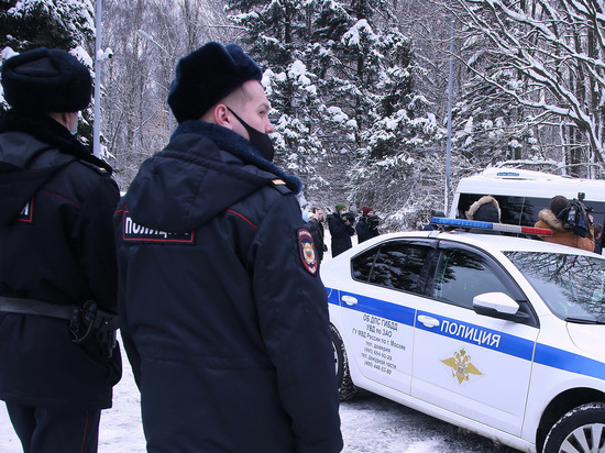 На Москве-реке нашли вмерзший в лед женский труп