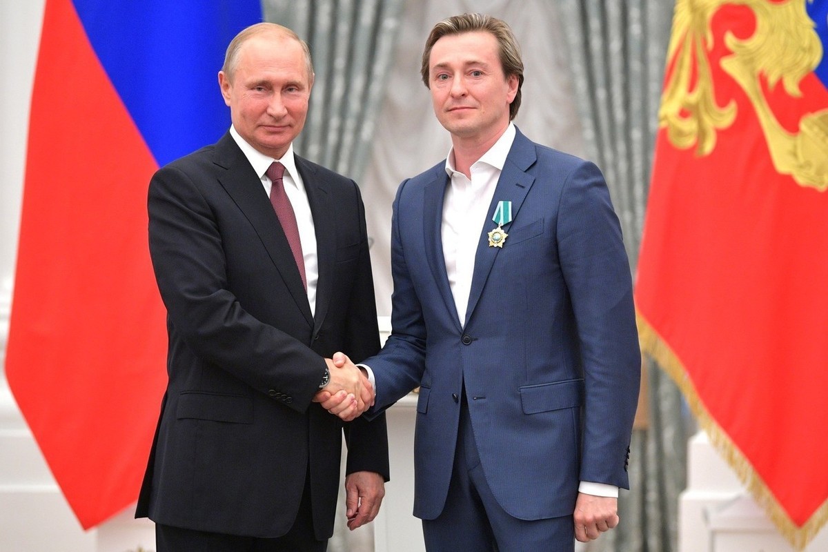 Путин наградил Безрукова орденом