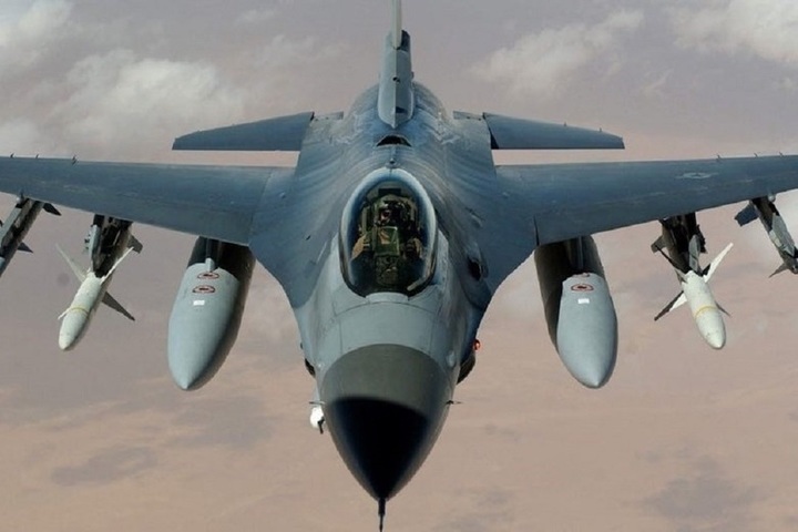   F-16   