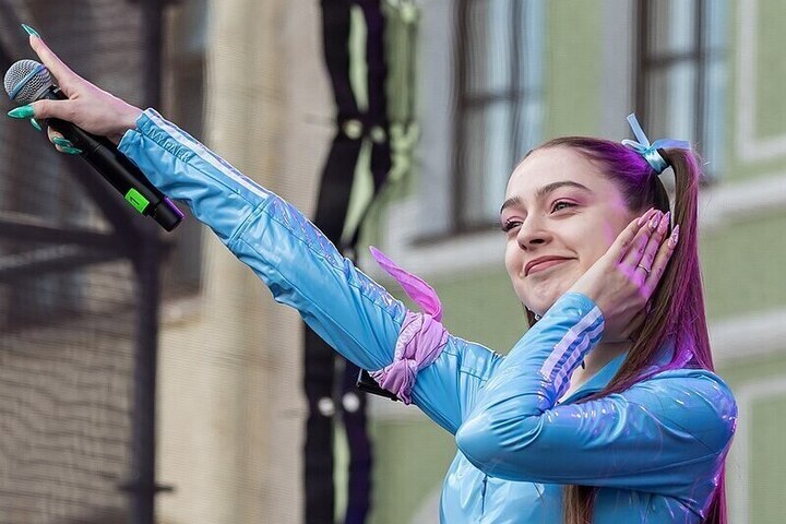 تم إدراج المغني الروسي البيلاروسي في قاعدة بيانات صانع السلام تم إدراج المغني الروسي البيلاروسي في قاعدة بيانات صانع السلام