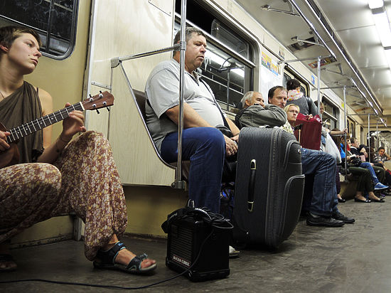 По некоторым данным, так ЧОПовец пытается избежать наказания за ненадлежащее обращение с огнестрельным оружием