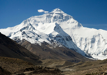 Российские альпинисты о трагедии на Эвересте: "Киногруппа Пельша с нами, нас продолжает трясти"