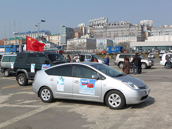 Утром в воскресенье акция стартовала с центральной площади Владивостока
