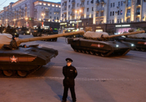 Первую репетицию парада Победы в Москве оценили на "отлично"