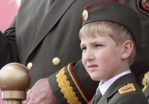 Сын Лукашенко принял парад белорусских ВВС под музыку американских солдат