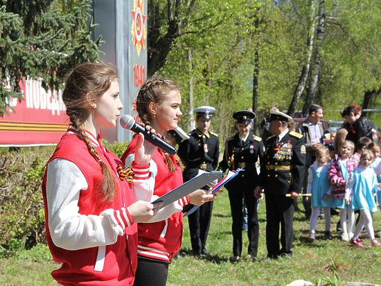 Серпуховская "Молодая гвардия" поздравила ветеранов