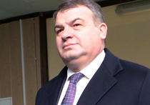 Благодаря «ЕР» в Думе замяли парламентское расследование по Сердюкову
