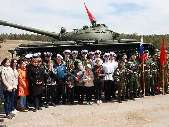 В Закаменск прибыл танк, для строительства которых в годы войны поставлял компоненты сплавов Джидакомбинат