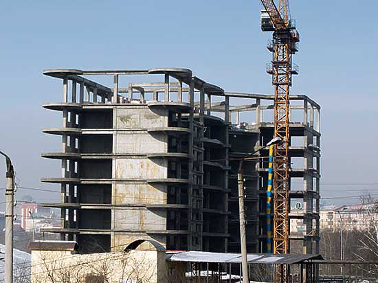Несмотря на стагнацию в экономике, строительные компании Бурятии, по данным Бурятстата, в первом квартале 2015 года сдали рекордное количество новостроек — 132 тысячи квадратных метров жилья