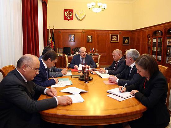 13 мая, руководитель Дагестана встретился с главой Кизилюртовского района Магомедом Шабановым, с которым обсудил вопросы социально-экономического развития муниципалитета