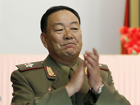 По сообщениям представителей южнокорейского парламента,Хен Ен Чхоль был приговорен к высшей мере наказания за нелояльность и неуважение к лидеру КНДР Ким Чен Ыну