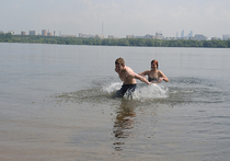 Как москвичи открывали купальный сезон 