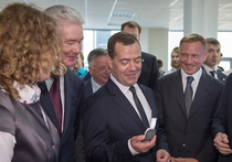 Медведев заказал себе и Собянину аппарат «Соня»