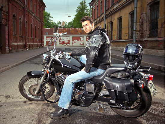 Петербурженка, сбившая байкера, перевела его родителям 5 тысяч рублей на «похороны сына и ремонт мотоцикла»