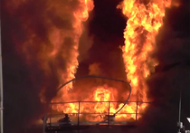 Гигантский пожар под Киевом — горят десятки тысяч тонн нефтепродуктов