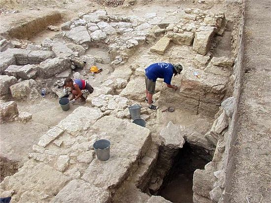 Ученые из Северной столицы отправились на раскопки древнего города Акра, затонувшего в Черном море