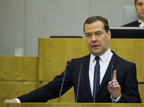 Так российский премьер прокомментировал заявления главы Украины о "взятках" Кремля Януковичу