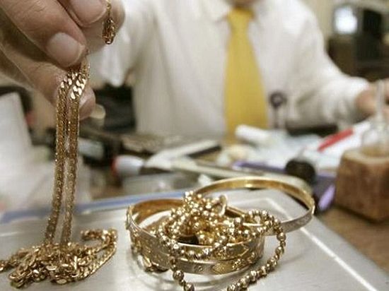 Принятые недавно поправки для закона «О ломбардах» определили статус Центрального Банка России, который теперь является регулятором организаций, выдающих кредиты под залог ценного имущества