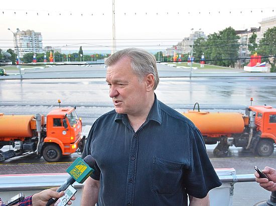 Ежедневно более 100 машин приводят в порядок улицы донской столицы