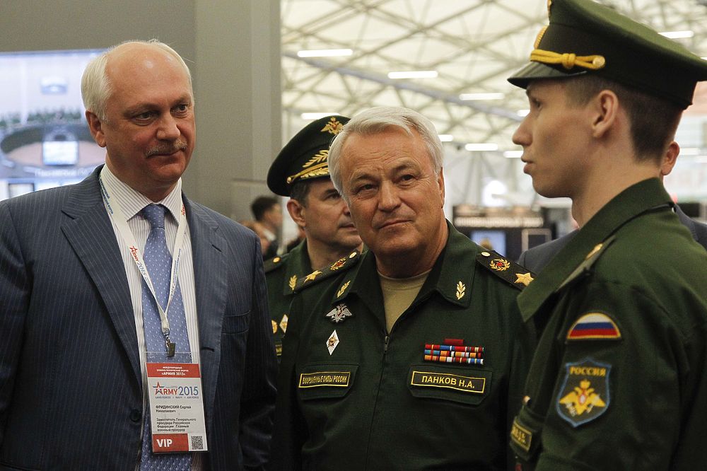 Владимир Путин посетил международный форум Армия-2015 в Кубинке 