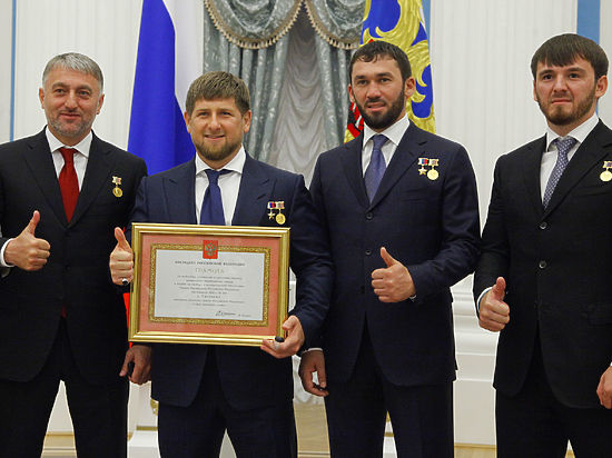 Представители других городов-героев в Кремле не стали комментировать присвоение этого звания столице Чечни