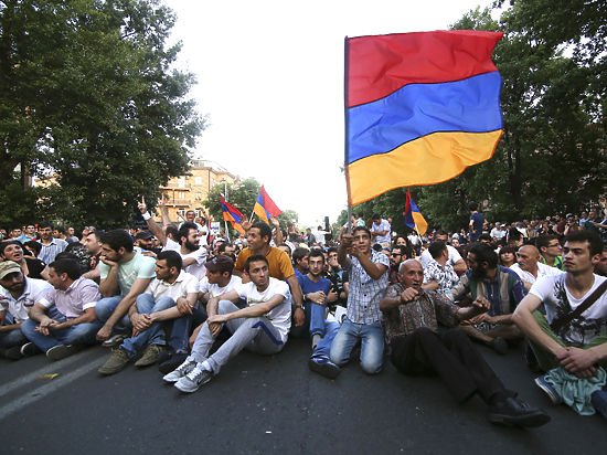 Жители Армении протестуют против повышения тарифов