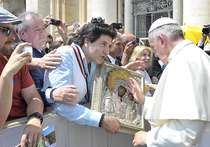 Авраам Руссо подарил Папе Римскому икону Казанской Божьей Матери