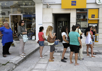 Кризис в Греции глазами местных жителей: «Начали массово скупать продукты»