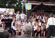 Этнические украинцы в США исполнили песню о "боевом укропе"