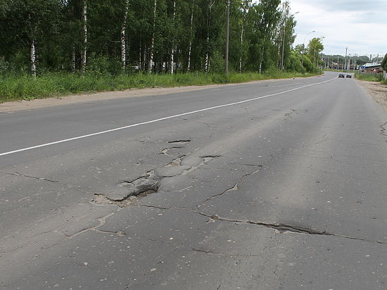 Активисты ОНФ проверили состояние гарантийных дорог Вологды.