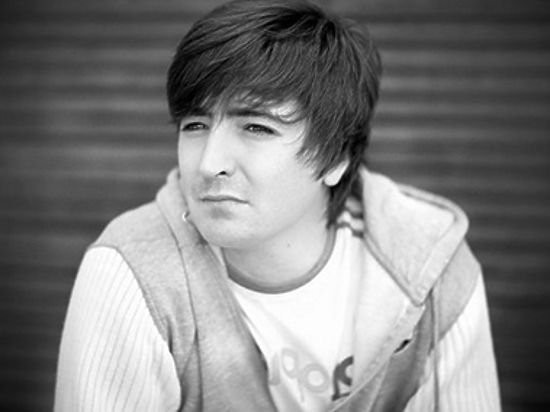 Друзья и знакомые обсуждают версии гибели артиста