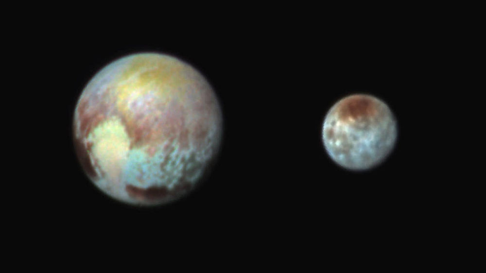 NASA опубликовало новые фотографии Плутона и его лун