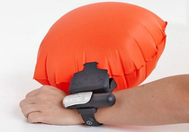 Изобретена подушка безопасности для пловцов