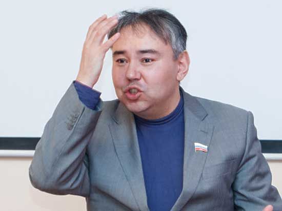 Александр Голков обзавелся почти штатным правозащитником Батодалаем Багдаевым. 