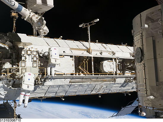 В каком статусе летит на МКС казахстанский космонавт?