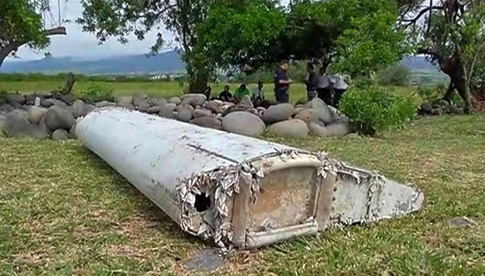 Тайна исчезновения "Боинга-777" дополнилась деталью в виде найденного крыла