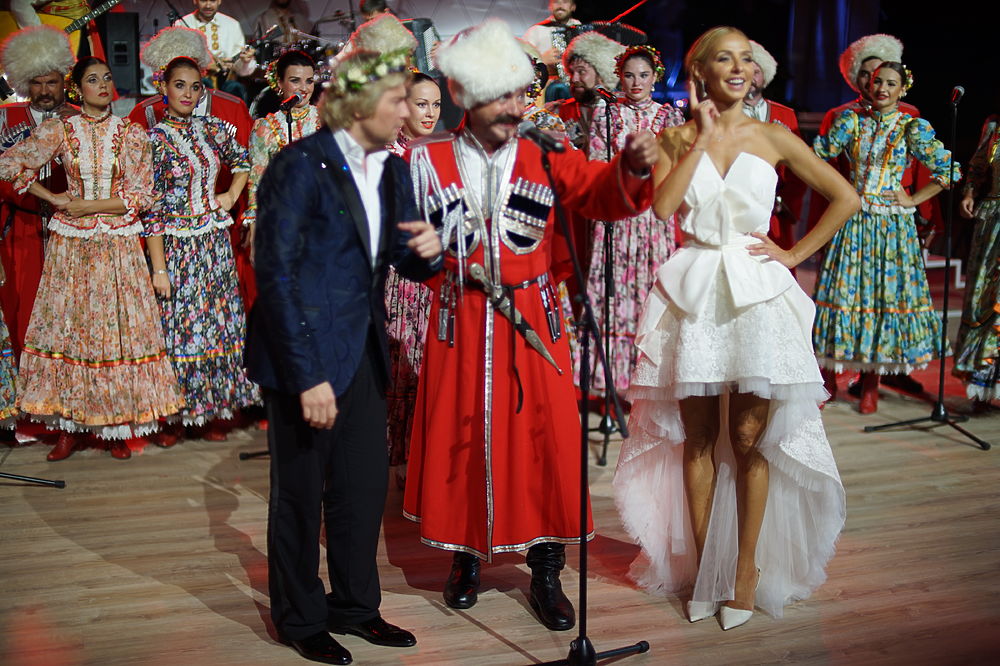 Опубликованы новые потрясающие фото со свадьбы Навки и Пескова
