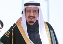 Протесты и женщины-полицейские: саудовский король прервал отдых на Ривьере