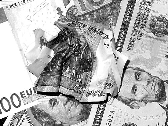 К пятнице европейская валюта будет уже по 70, уверены эксперты