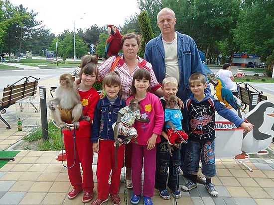 Беспрецедентный случай в Курской области — двух детей забрали из приемной семьи