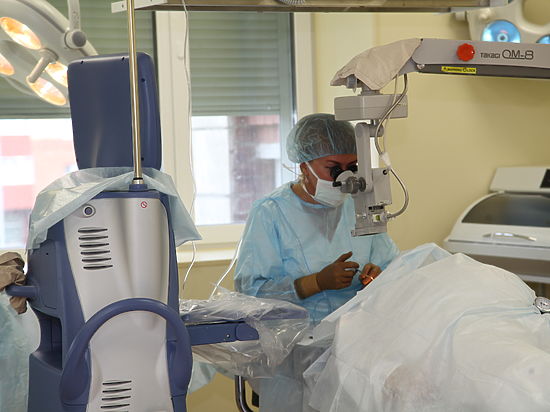 В операционном блоке офтальмологии начались первые операции 