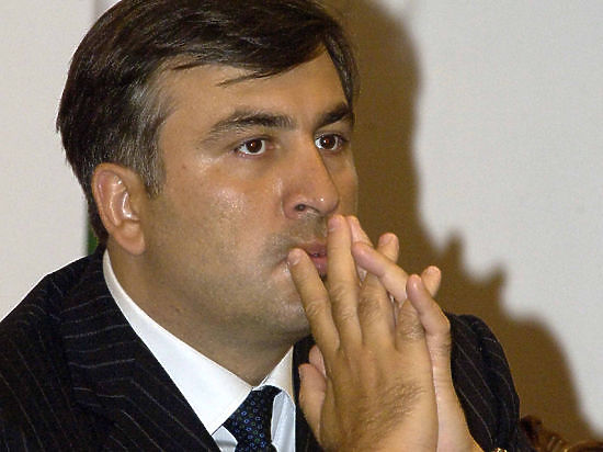 "На руках Саакашвили кровь сотен мирных жителей нашей страны"