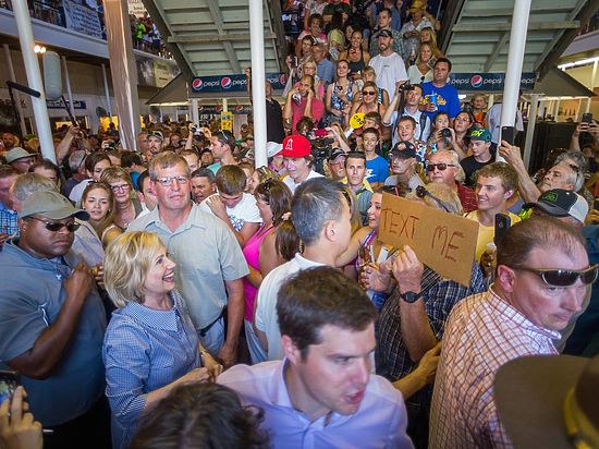 Множатся слухи о вступлении в гонку Джо Байдена, Ала Гора или других кандидатов