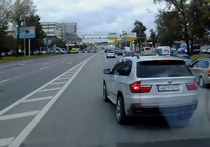 Лихача на BMW, мешавшего «скорой», арестовали на два дня